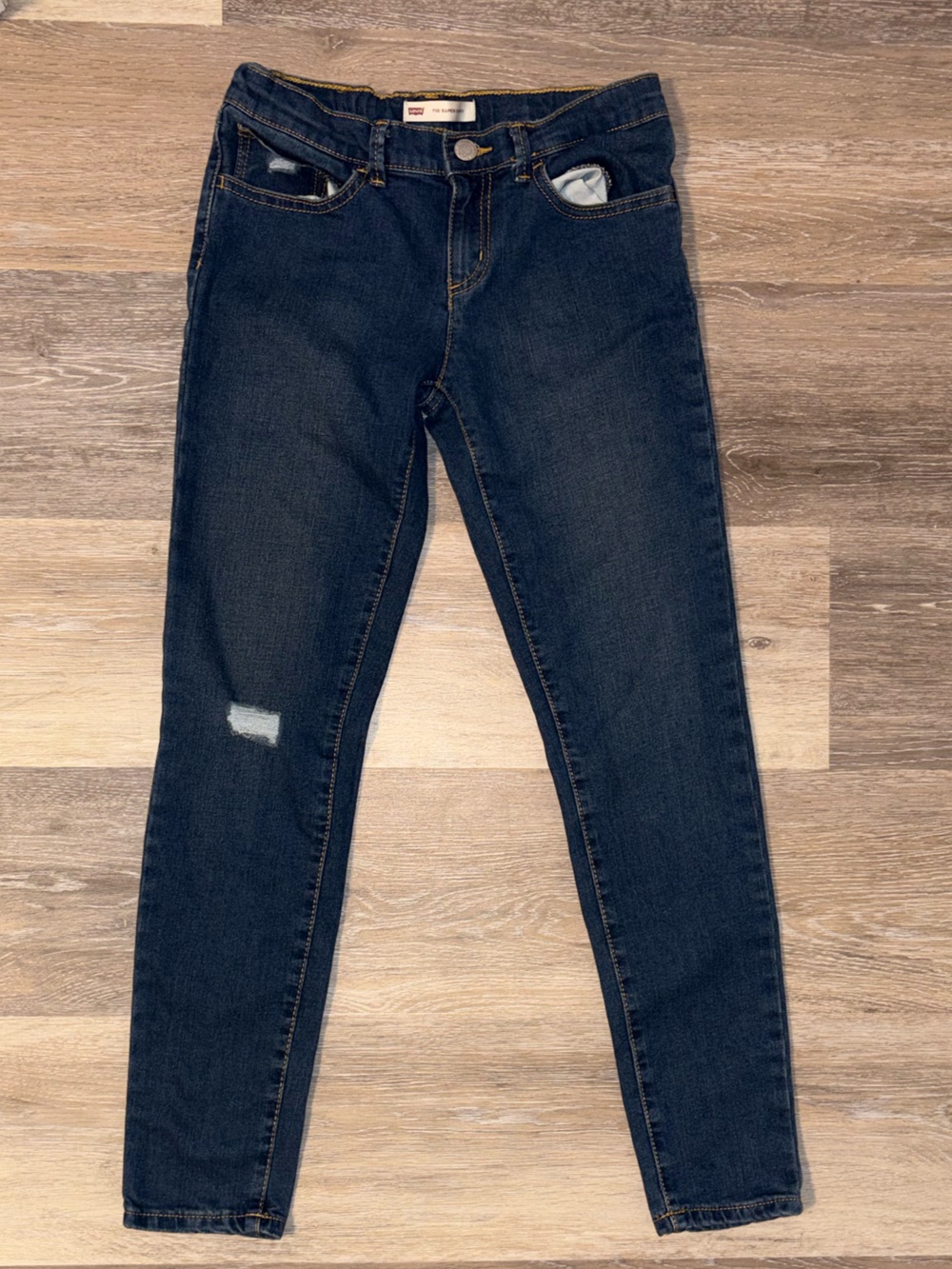 Levi's Dark Blue Skinny Jeans with Subtle Distress